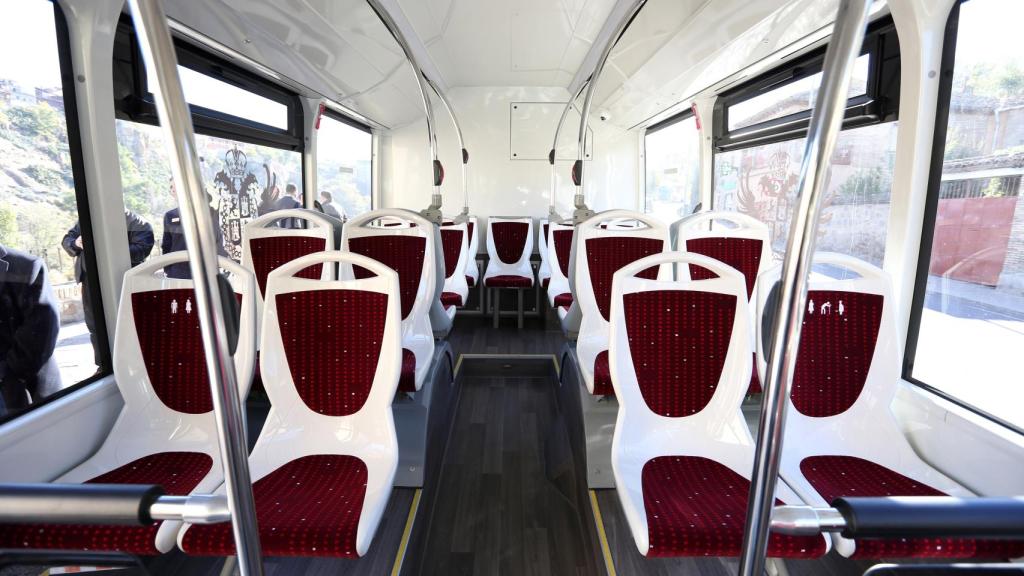 Interior de un autobús urbano.