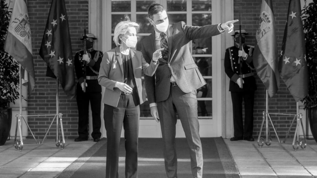 El presidente del Gobierno, Pedro Sánchez, con la presidenta de la Comisión Europea, Ursula von der Leyen.