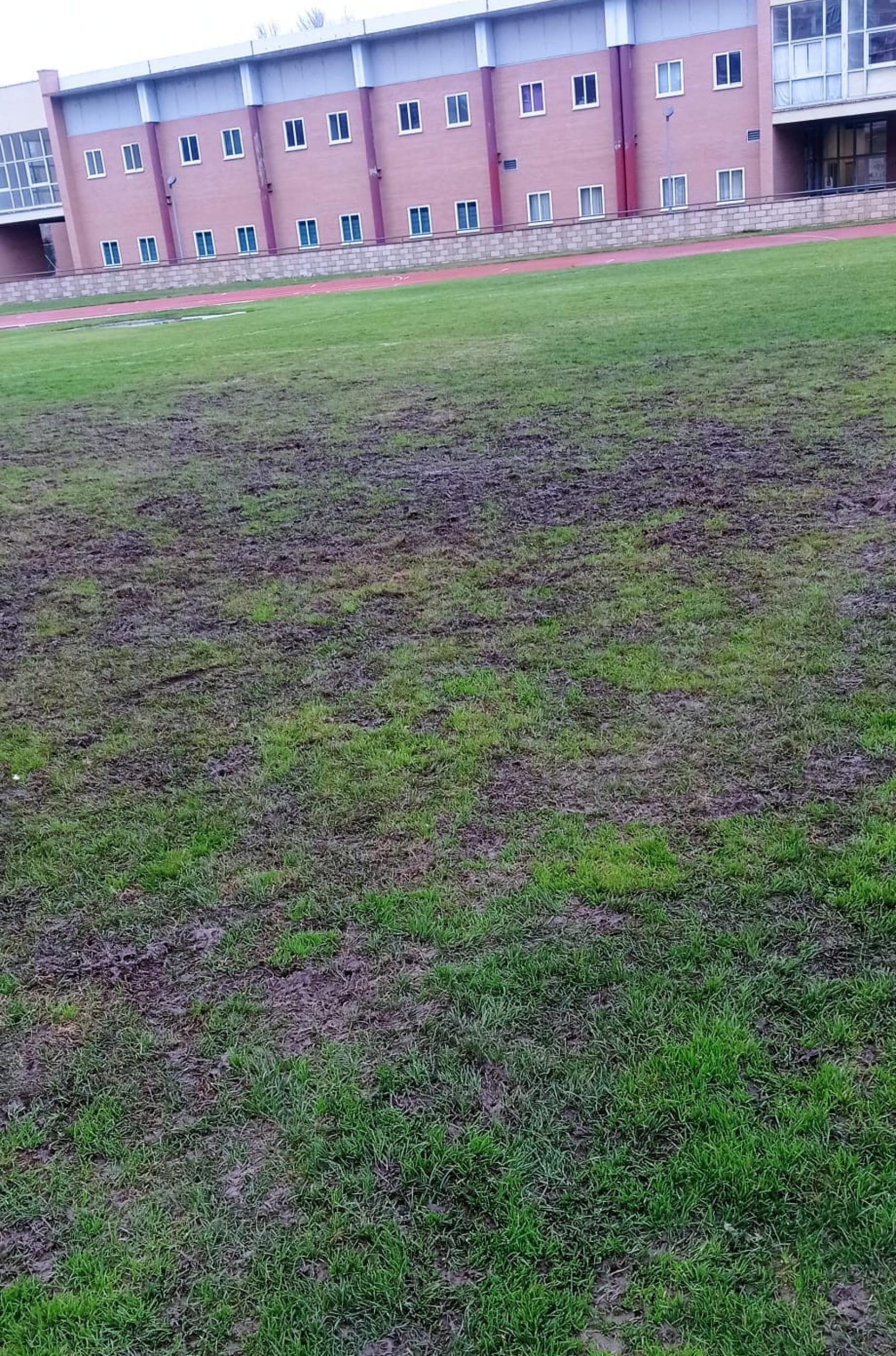Imagen del estado del campo de la Ciudad Deportiva tras el entrenamiento del Amigos del Duero