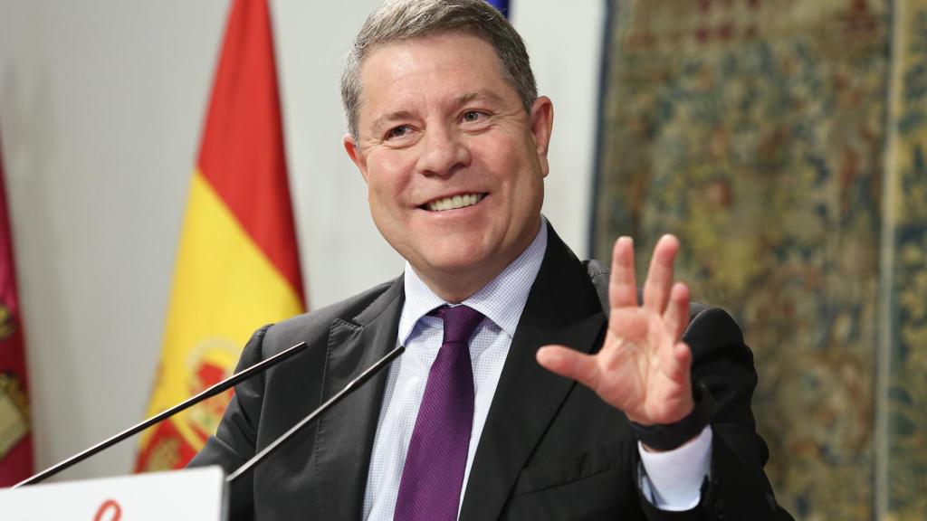 Emiliano García-Page, presidente de Castilla-La Mancha, durante la firma del convenio