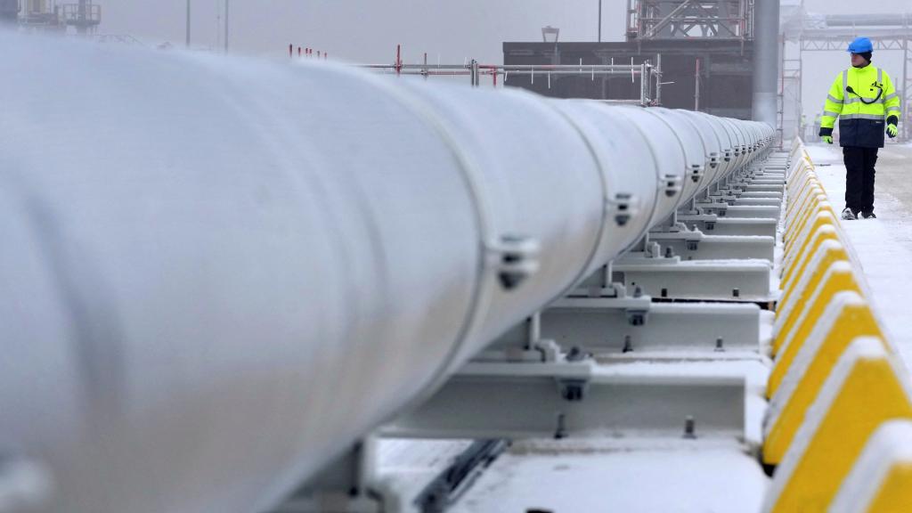 Una a Unidad Flotante de Regasificación y Almacenamiento (FSRU) en Alemania.