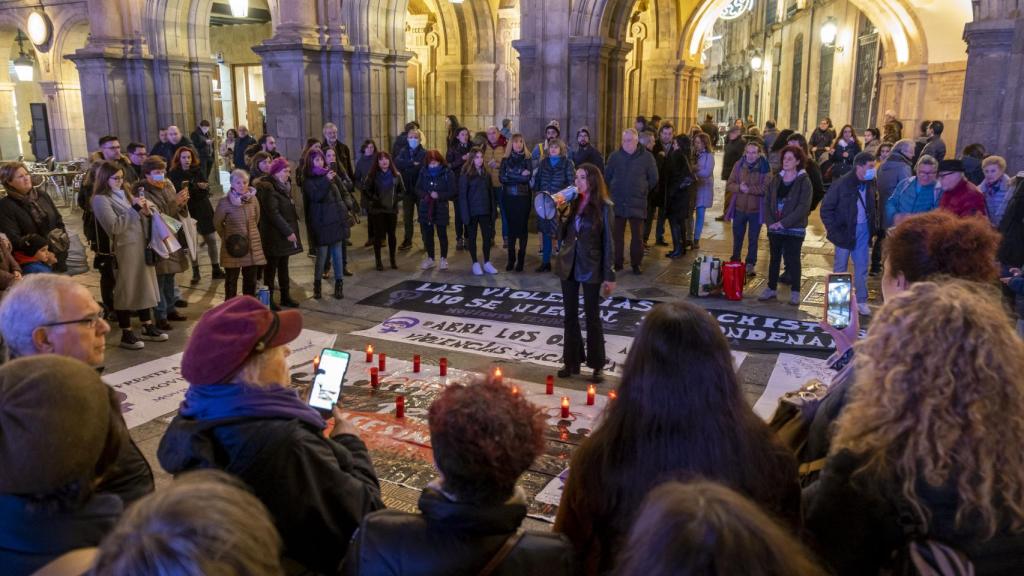 Concentración contra la violencia de género en Salamanca