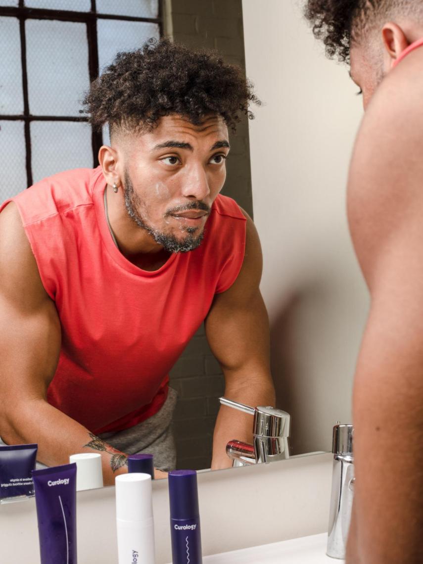 Con esta técnica se elimina la humedad excesiva del rostro tras su limpieza.