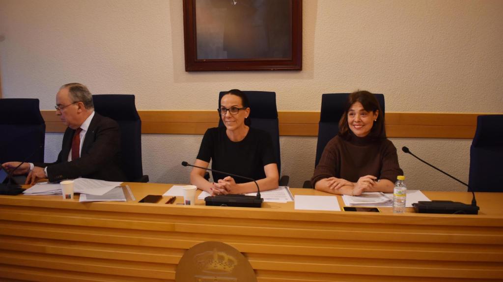 Eva María Masías, en el centro.