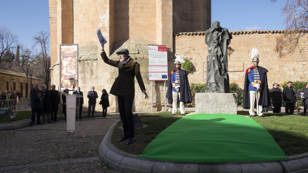 Miguel de Unamuno 'se encuentra' con Santa Teresa en el homenaje anual de Salamanca