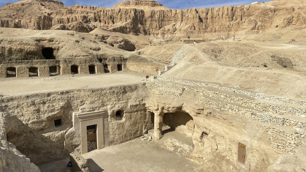 Exterior de la tumba del visir Amenhotep Huy restaurada por la misión arqueológica española. Foto: Efe / Instituto de Estudios del Antiguo Egipto