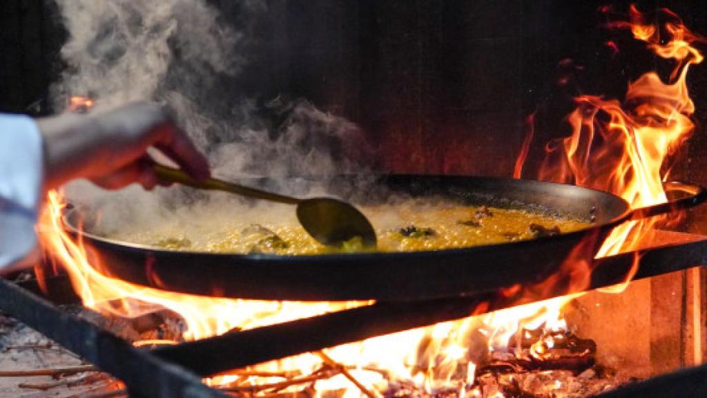 Un arroz realizado a la manera tradicional en Cachito.