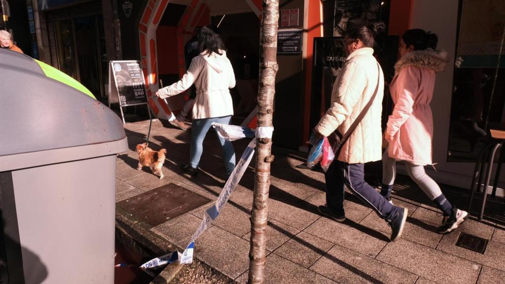 Lugar de la calle Santiago de Chile, en Santiago de Compostela, donde se produjo una pelea a navajazos este lunes.