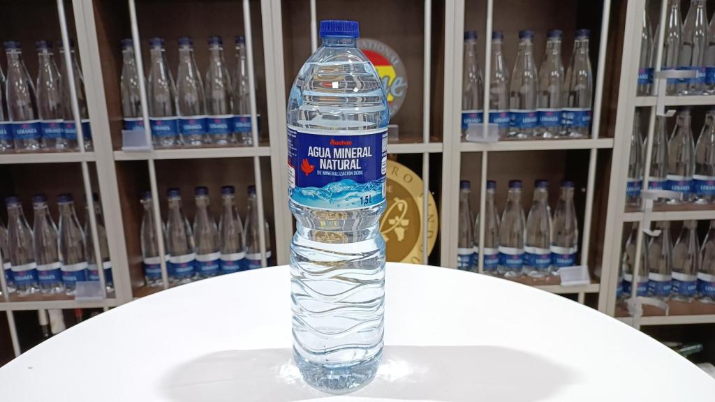 El agua mineral natural de Auchan, la marca blanca de Alcampo.