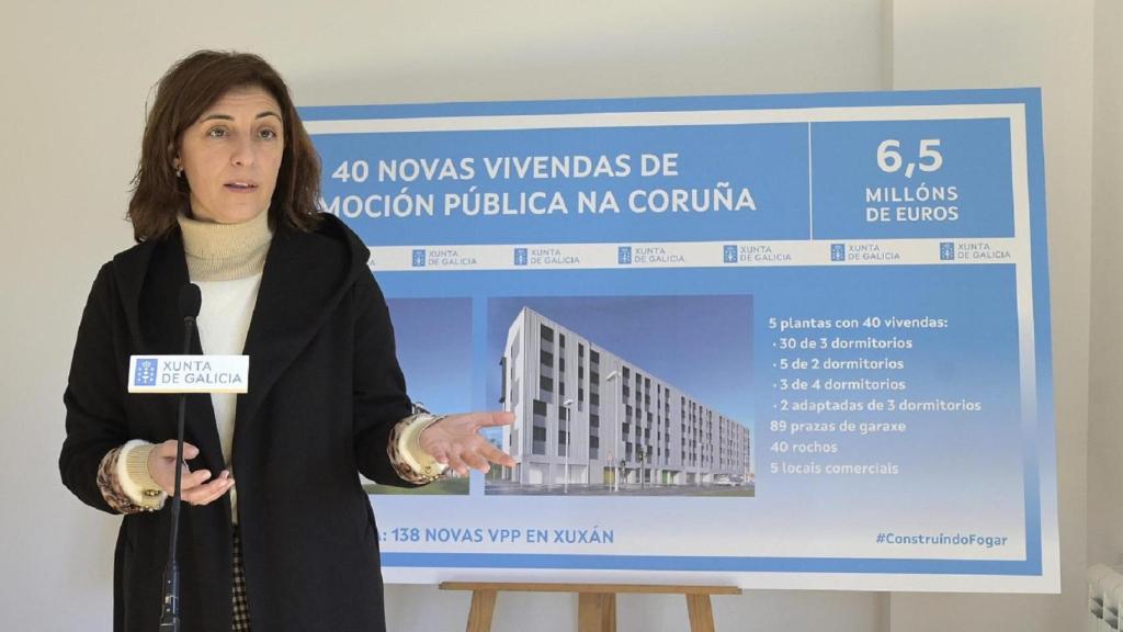 Foto de archivo de la conselleira de Medio Ambiente, Territorio e Vivenda, Ángeles Vázquez, durante una visita a Xuxán.