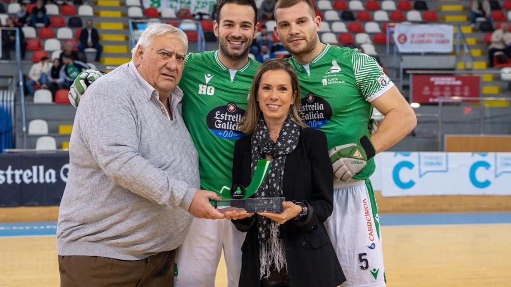 El Hockey Club Liceo de A Coruña homenajea a Mónica Martínez, exconcejala de Deportes