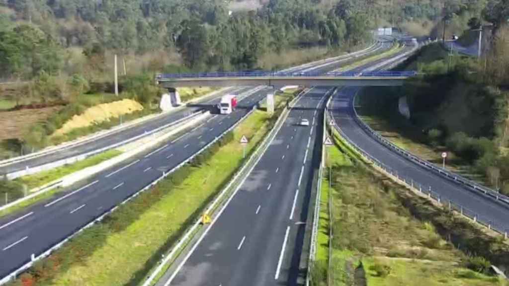 Punto del siniestro mortal en la A-52, en Salvaterra (Pontevedra).