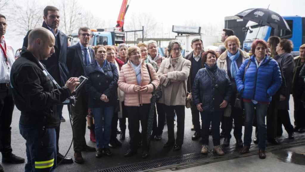 Manuel Silva, a la izquierda, en la Axega.