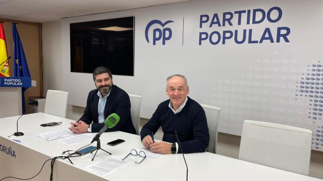 Miguel Lorenzo en la sede del PP de A Coruña.