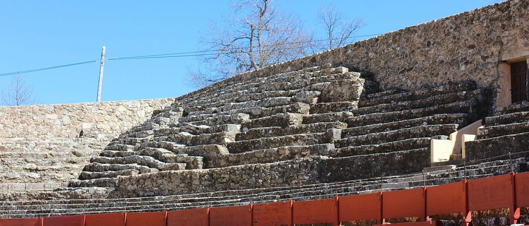 Gradas originales de la plaza de toros de Béjar en El Castañar