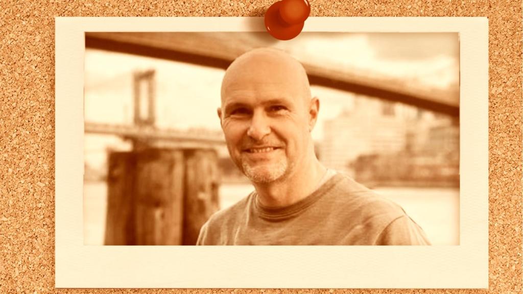 Enric Bayón en un fotomontaje de EL ESPAÑOL.