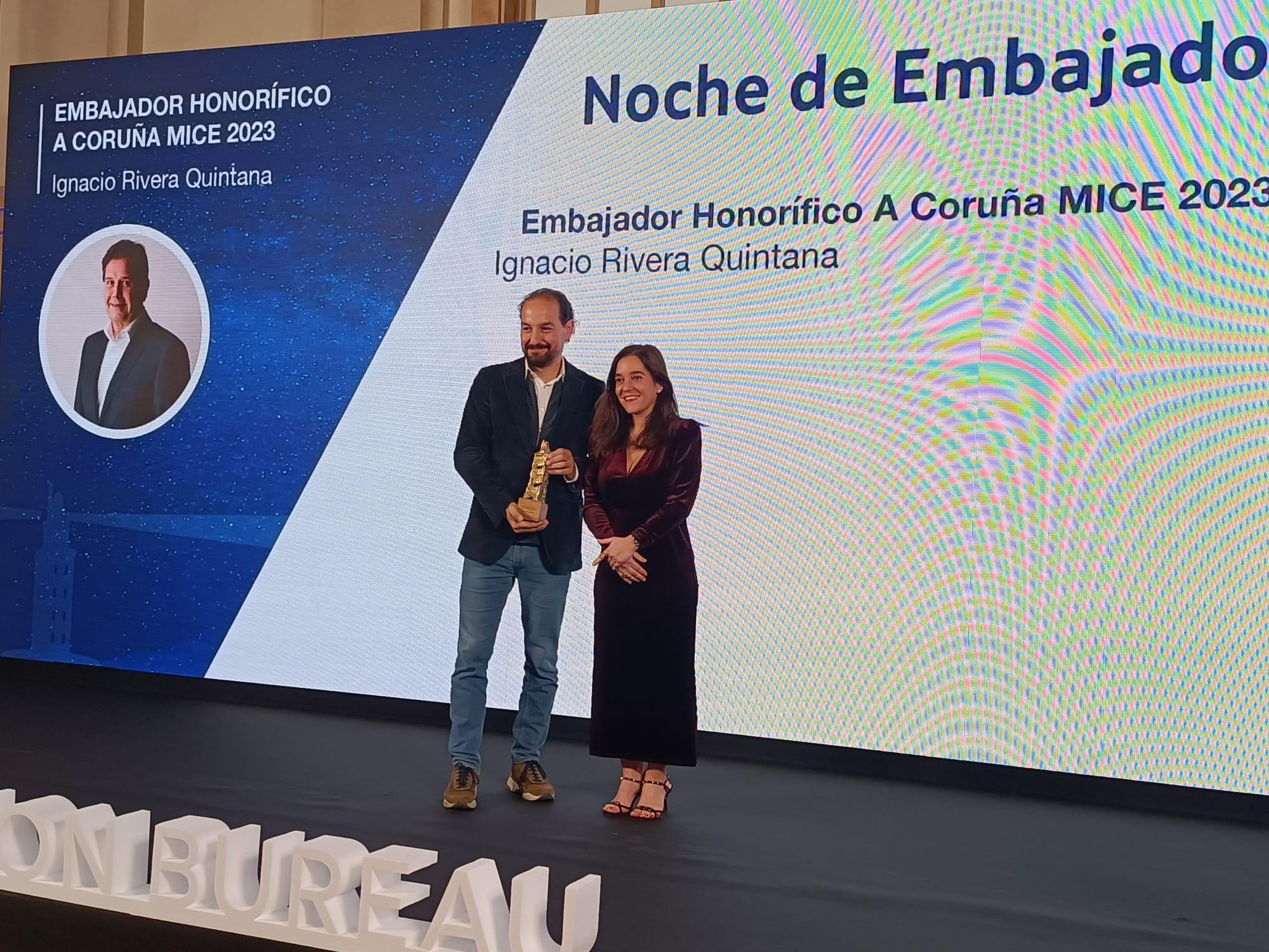 Los premiados recogen sus galardones (Quincemil).