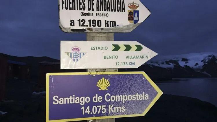 Señal de Santiago de Compostela en la Antártida (Fuente: Turismo Religioso)