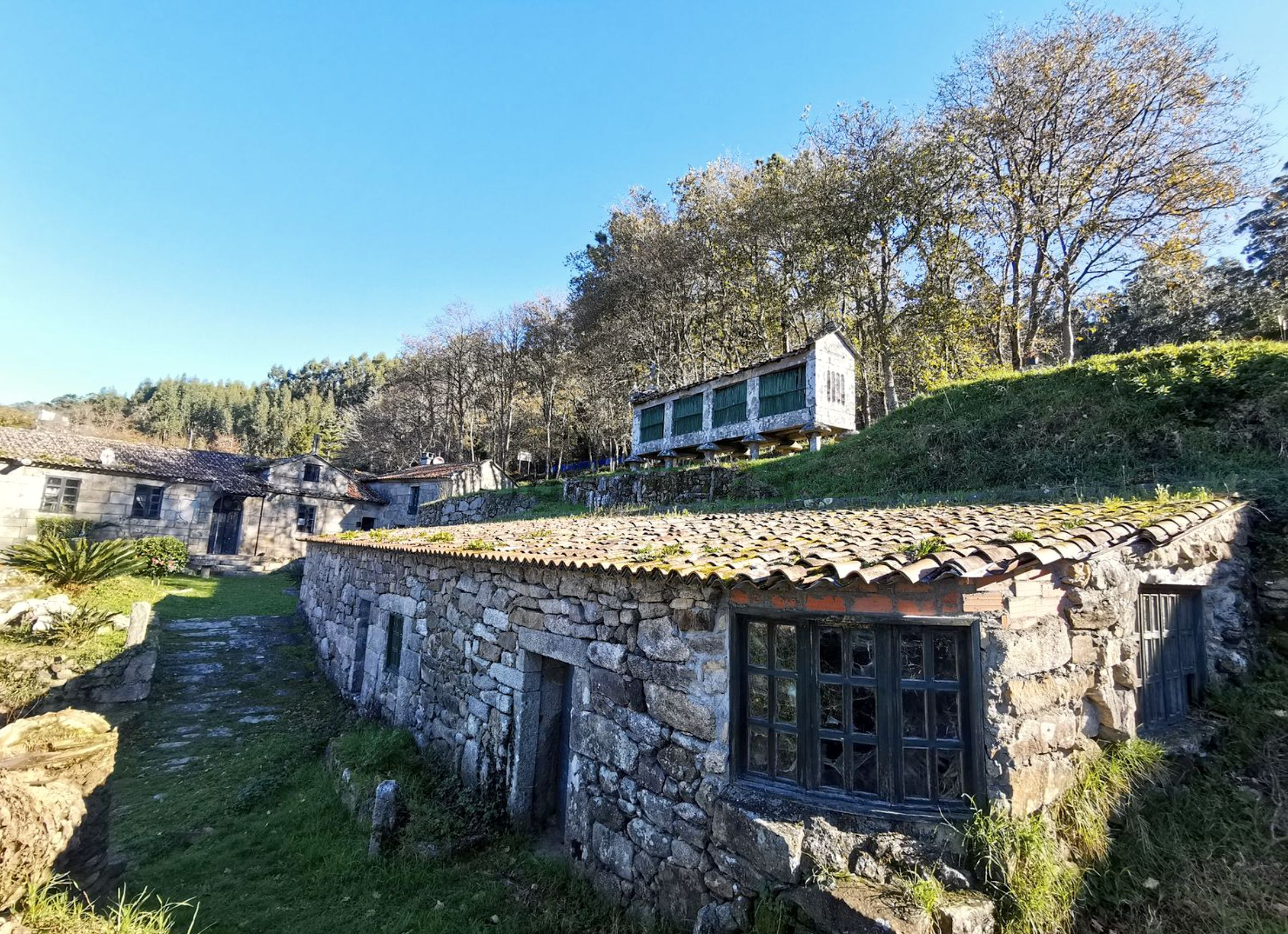 Entrada principal al Pazo Bermúdez de la Maza en Dorrón, Sanxenxo. Foto: Lookcasa Inmobiliaria
