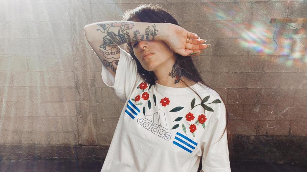 La escritora gallega Lúa Mosquetera: No podemos romantizar el sector cultural