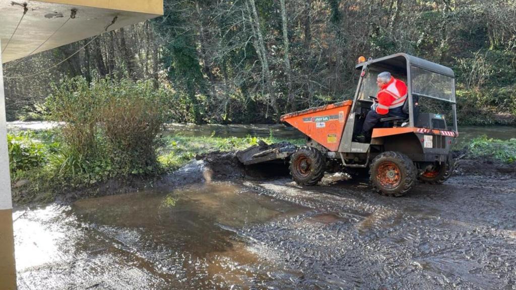 Zona afectada por la crecida del río Mendo.