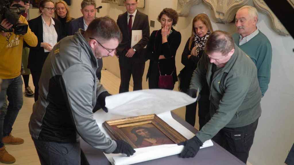 Trabajos previos para el traslado de las obras a Polonia.