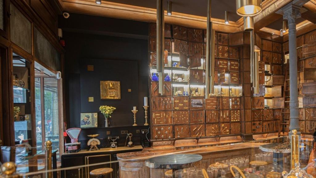 Interior de la ferretería.