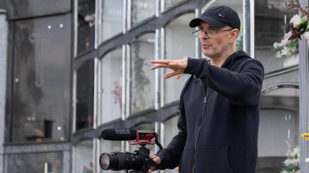Uno de los cineastas durante la grabación de su pieza en septiembre