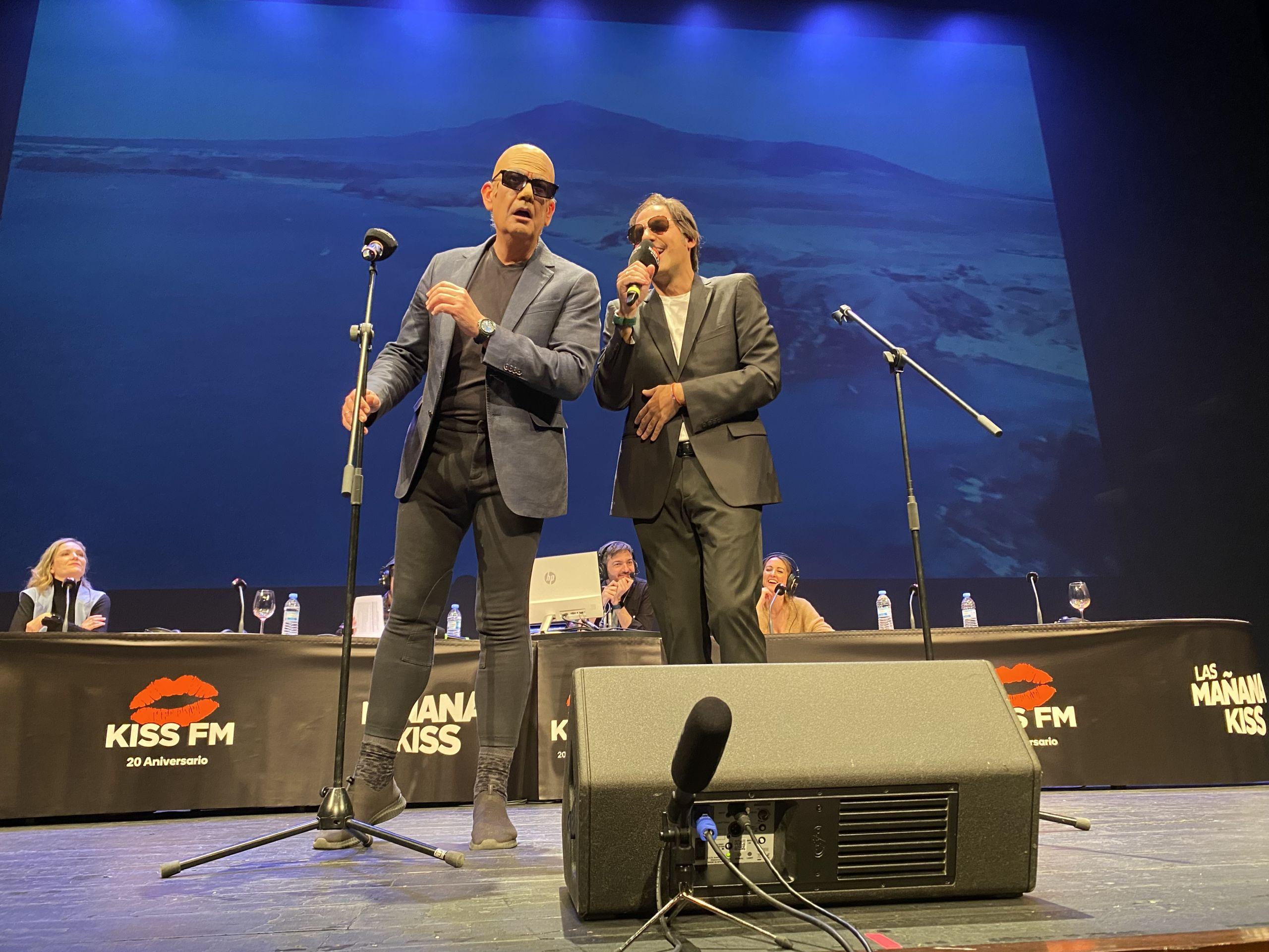 Varios momentos de la grabación de ‘Las mañanas Kiss’ en A Coruña (Kiss FM).