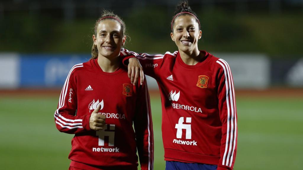 Alexia Putellas y Jenni Hermoso, con la selección española de fútbol femenino