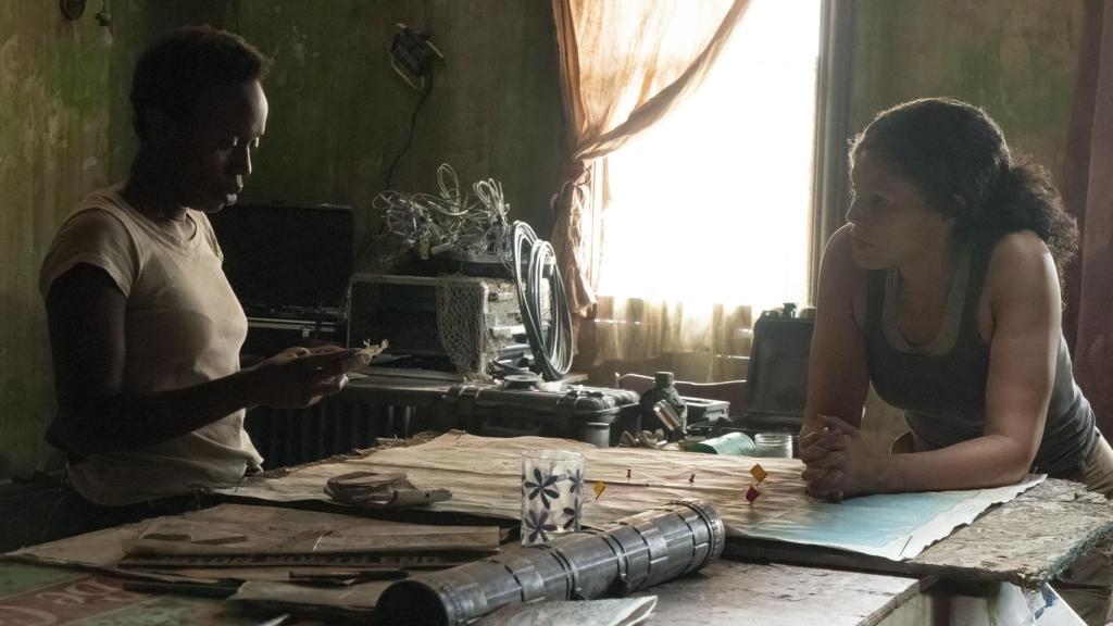 Los luciérnagas en uno de los primeros episodios de 'The Last of Us'