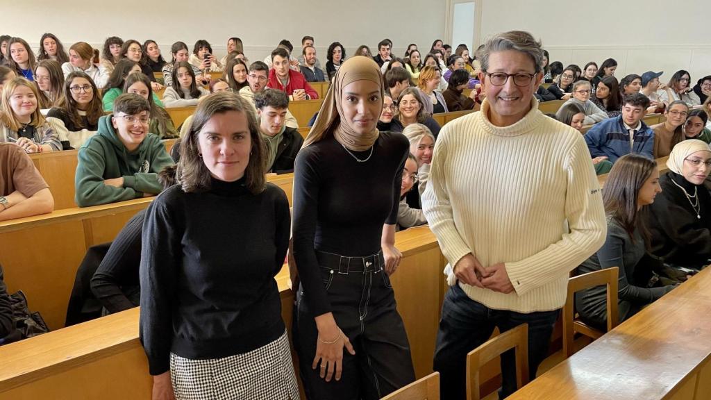 Marta Pérez, Hajar Brown y Fernando Mendez, director Fundacion Araguaney