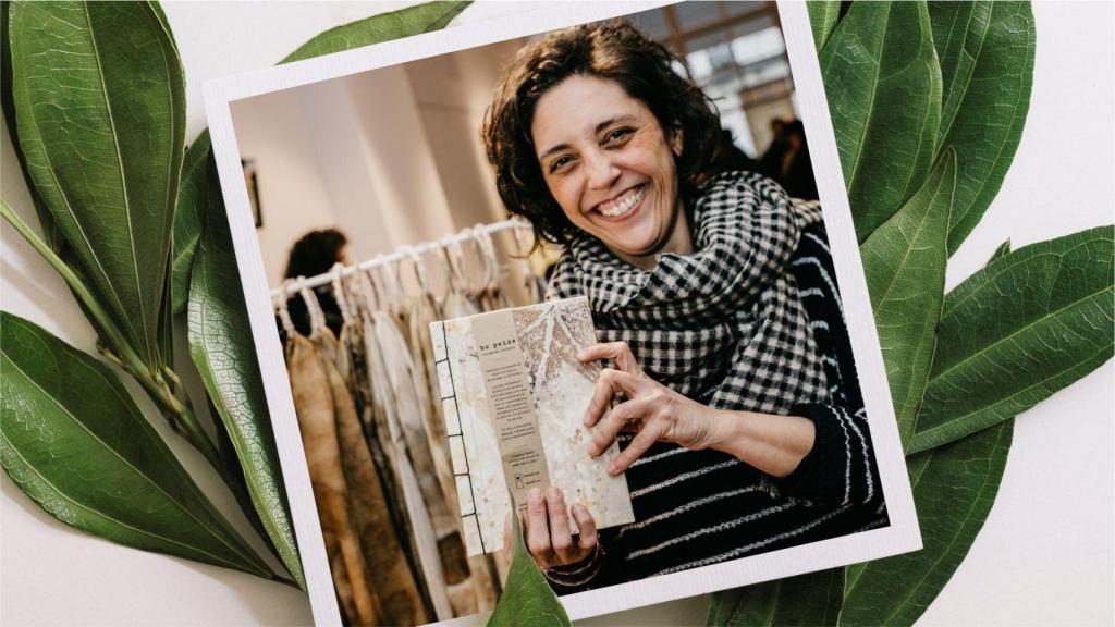 Isa, creadora de Bo Peixe, con los productos que elabora de forma artesanal.