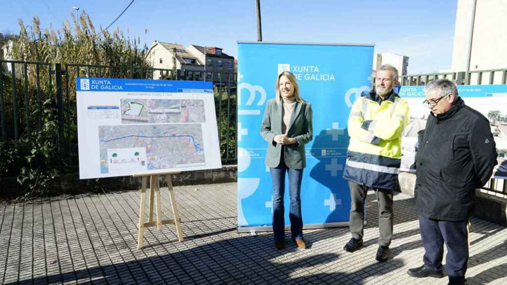 La delegada territorial de la Xunta en Vigo, Marta Fernández-Tapias, presenta la segunda fase de humanización de la Avenida de Galicia.