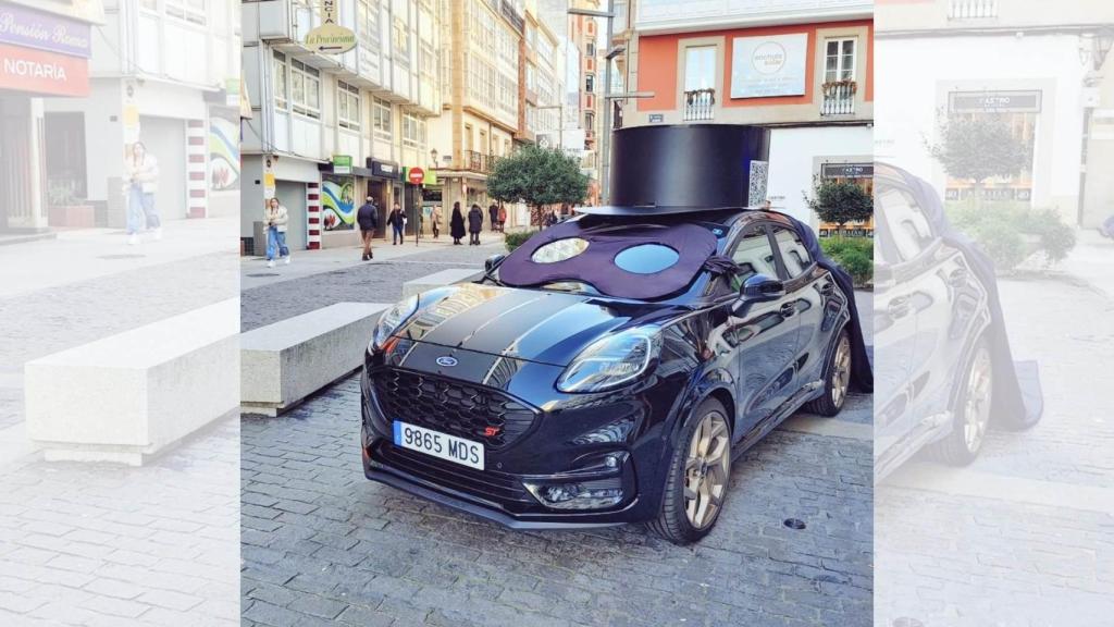 Coche del Zorro en las calles de A Coruña.