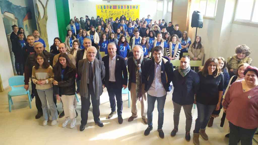 El secretario general de Política Lingüística y el director general de Centros y Recursos Humanos asisten a la clausura de ‘1 días con el gallego y +’ en Caldas de Reis (Pontevedra).