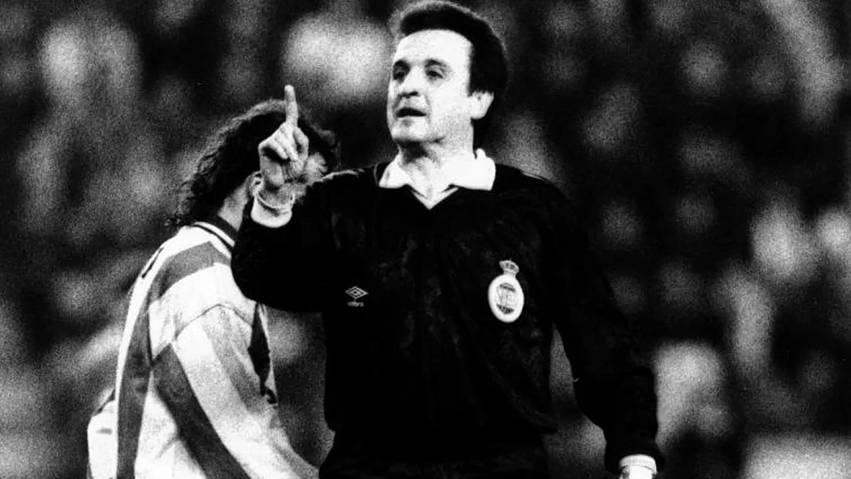 José María Enríquez Negreira, durante su etapa como árbitro en activo.