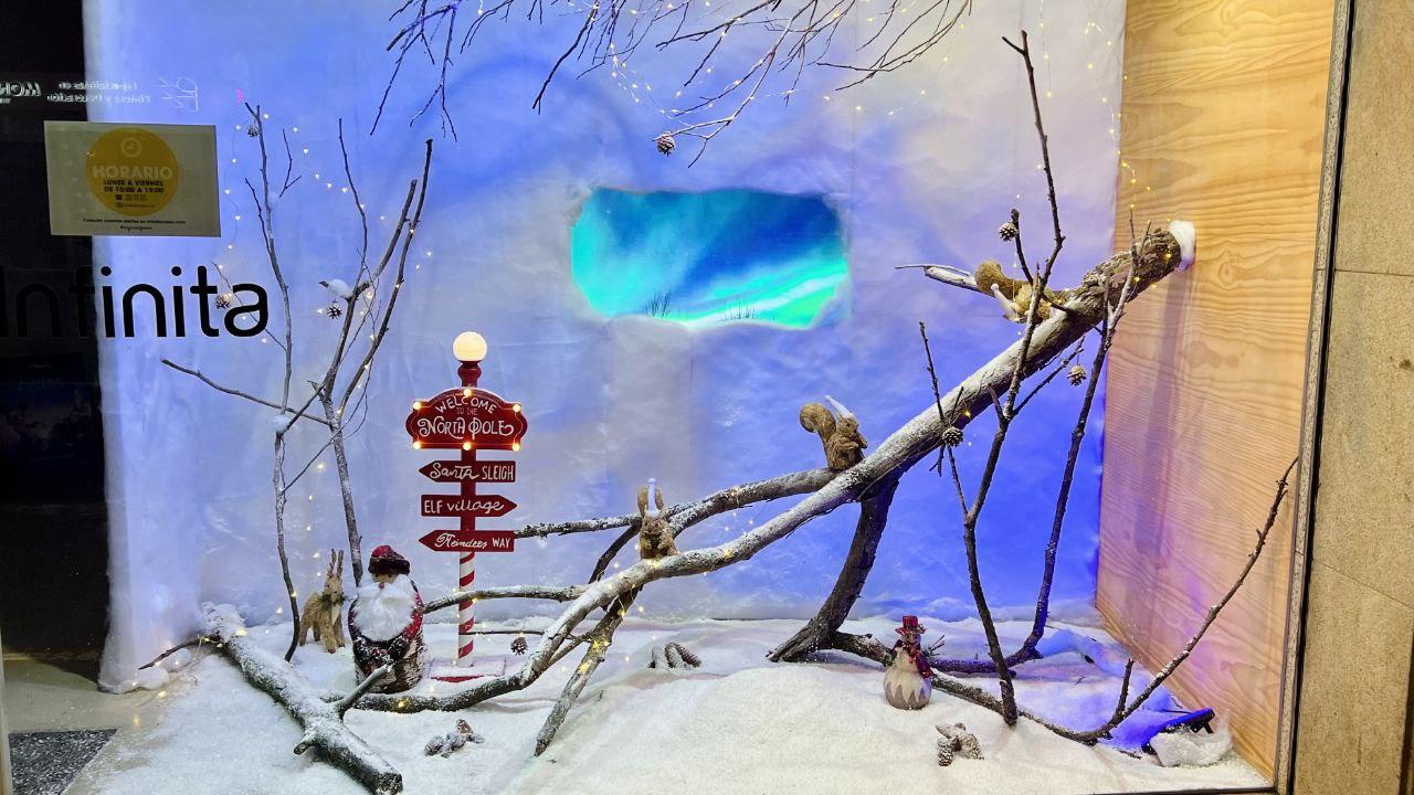 El escaparate de Infinita Viajes.