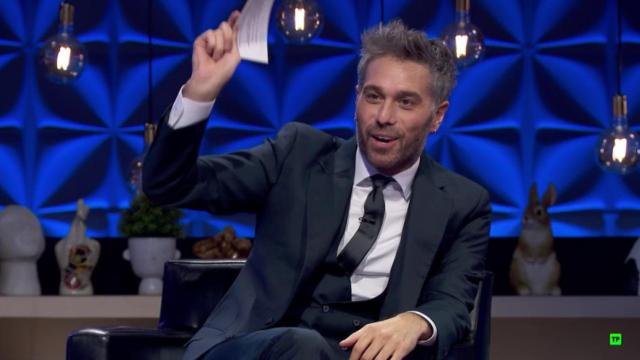 Dani Martínez compara el Benidorm Fest con las supuestas orgías de 'Física o Química'.