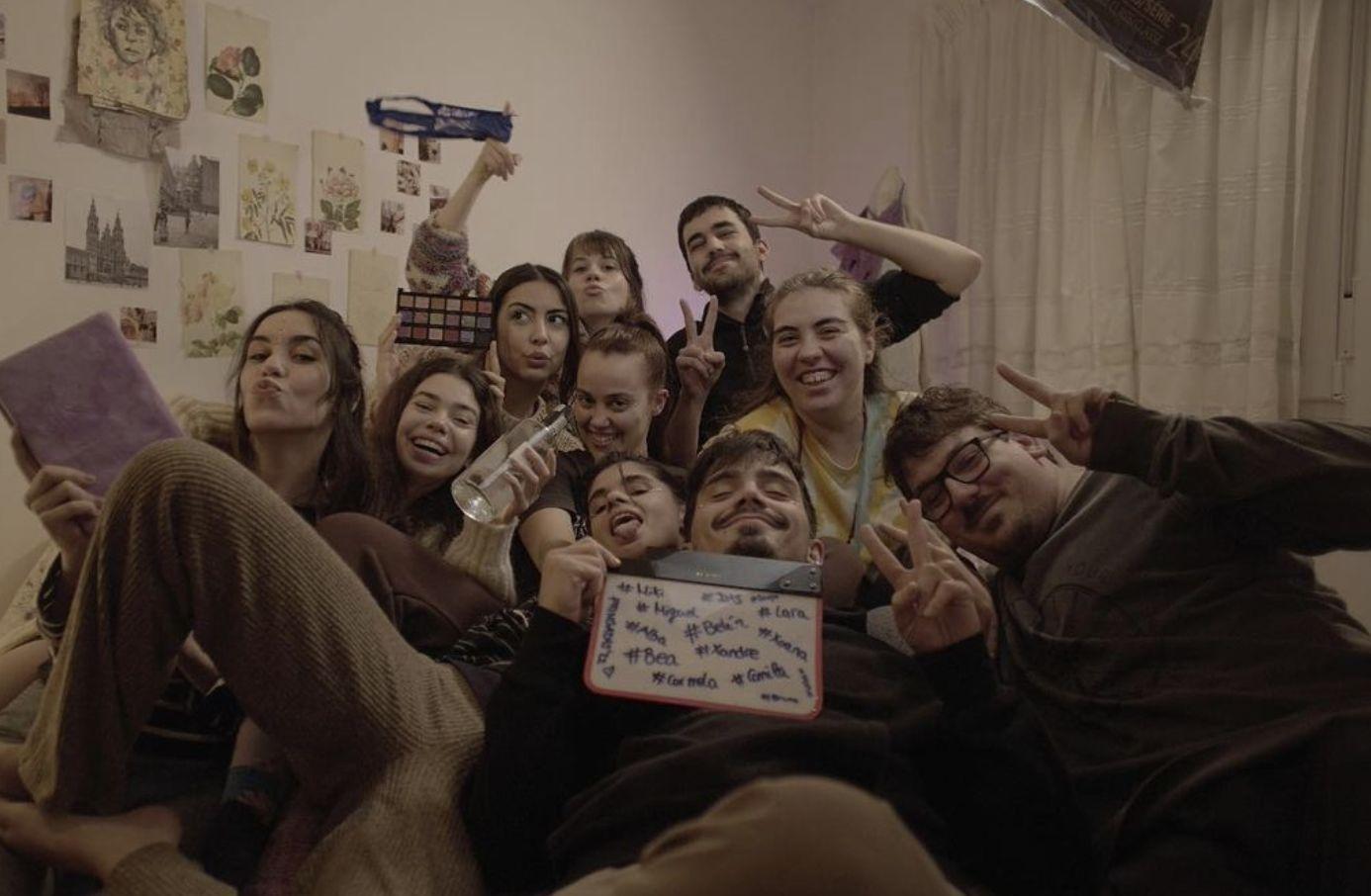 Parte del equipo de ‘Pringadas’. (@pringadas.serie)