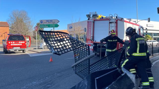 Una actuación de los bomberos de León