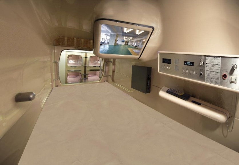 Ejemplo de una habitación de un albergue cápsula.