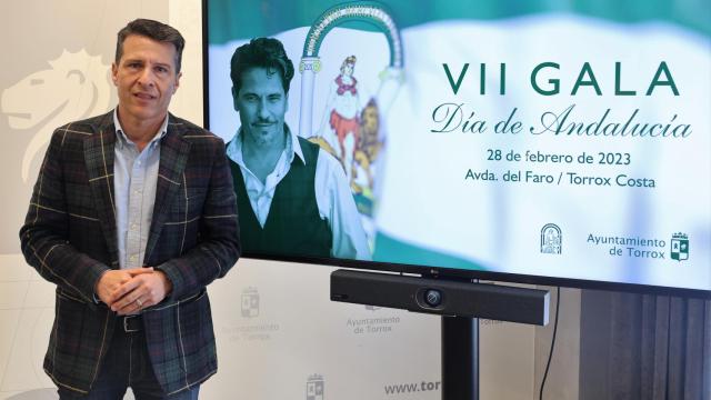 Oscar Medina en la presentación de los actos por el Día de Andalucía en Torrox.