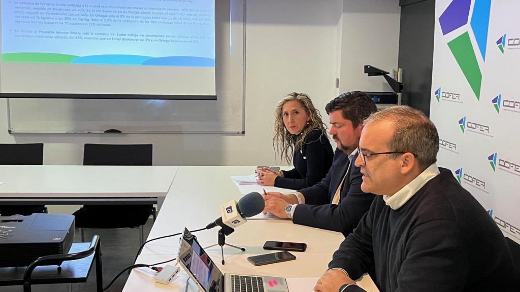 Martina Aneiros, Cristóbal Dobarro y Pablo López durante la presentación