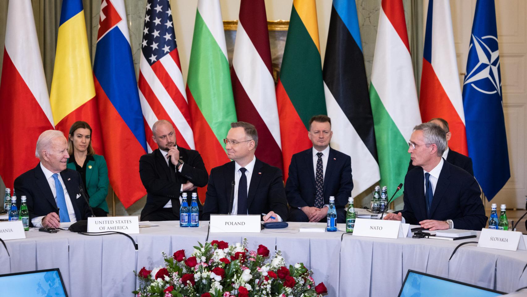 Jens Stoltenberg y Joe Biden junto al presidente de Polonia,  Andrzej Duda.