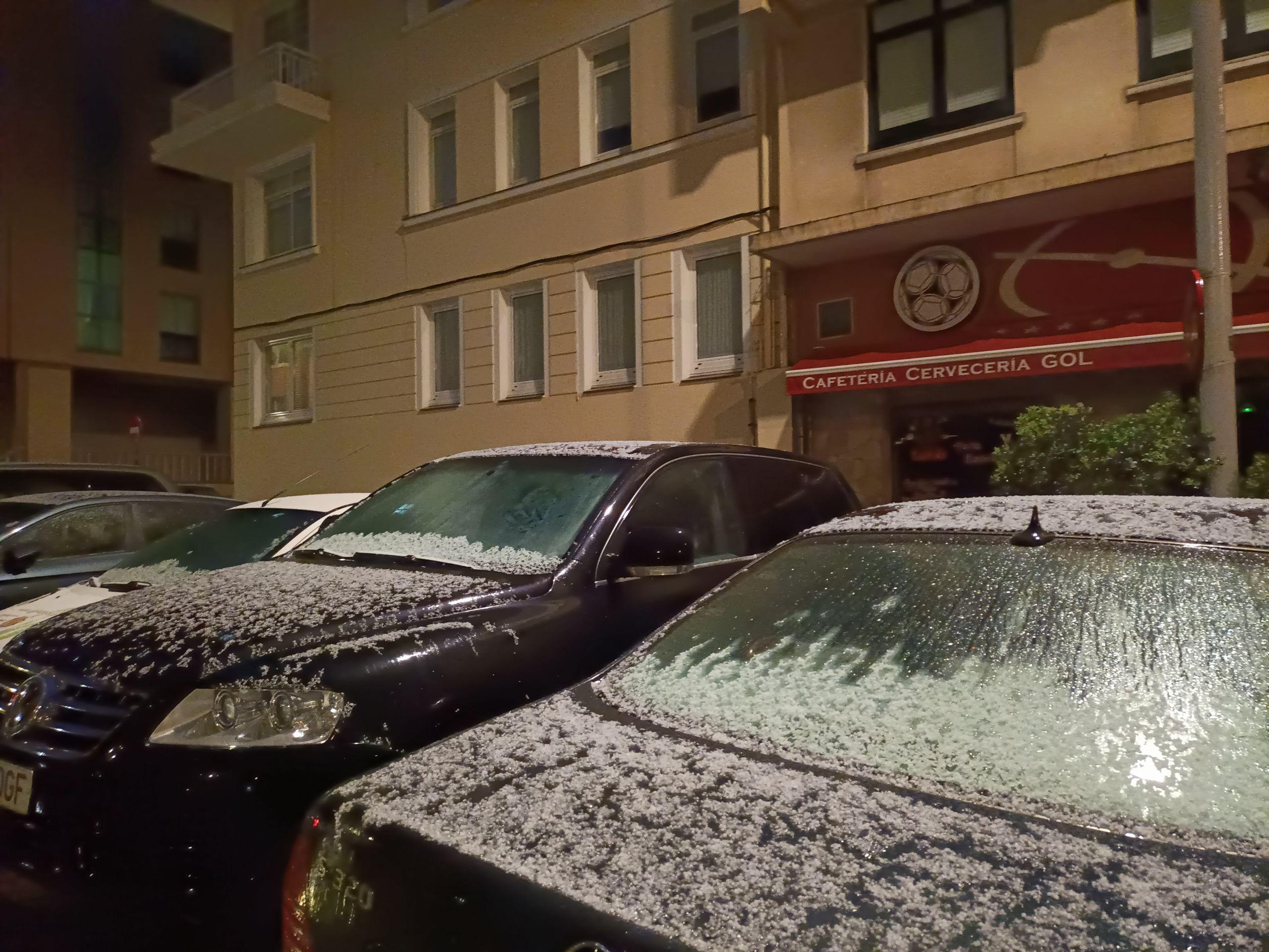 Granizo en coches en Riazor. Foto: Quincemil