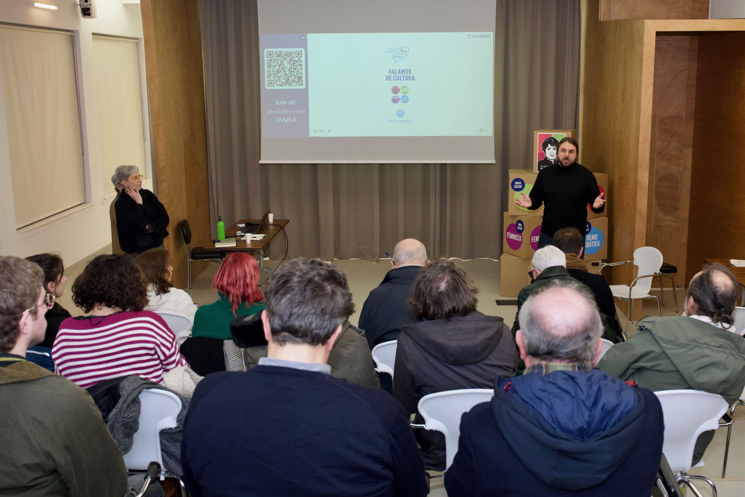 Xan Xove, esta tarde en la Sala Normal de la UDC (Marea Atlántica).