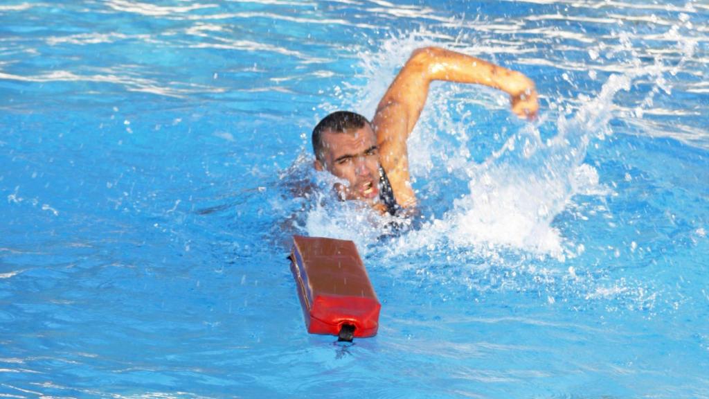 El campeonato gallego de socorrismo en aguas cerradas se disputa en As Pontes (A Coruña)