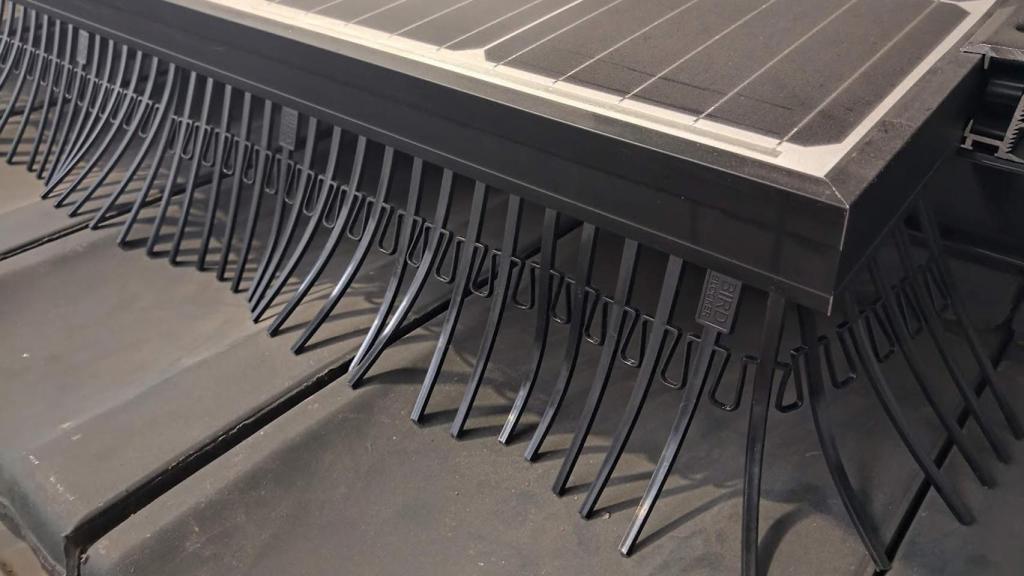 Malla de protección en placas solares.