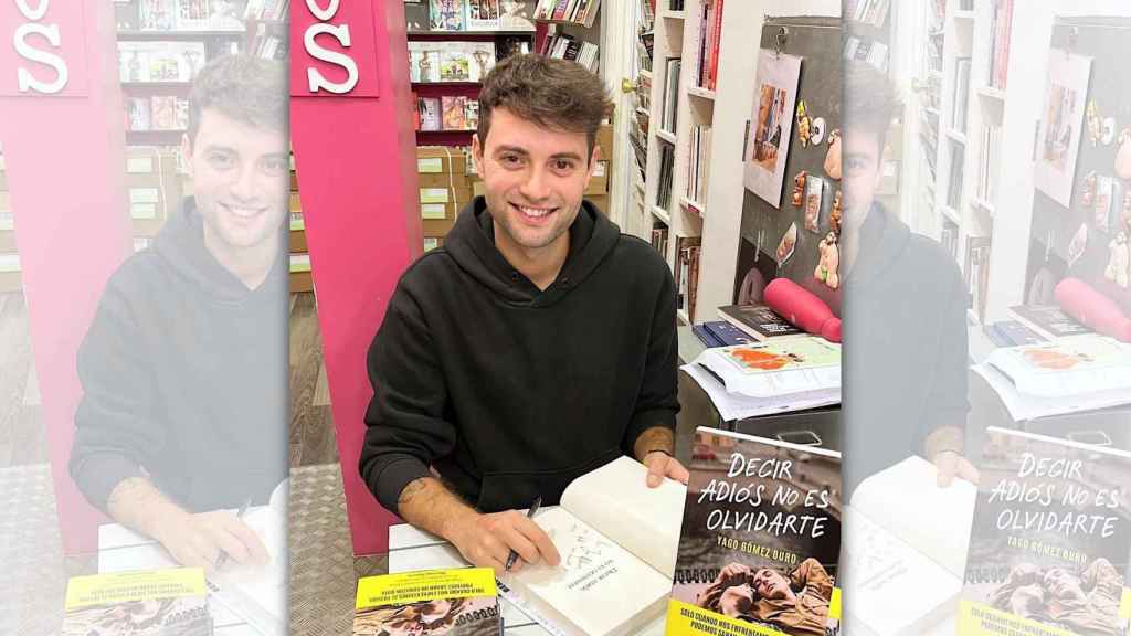 Yago Gómez Duro en una de sus firmas de libros.